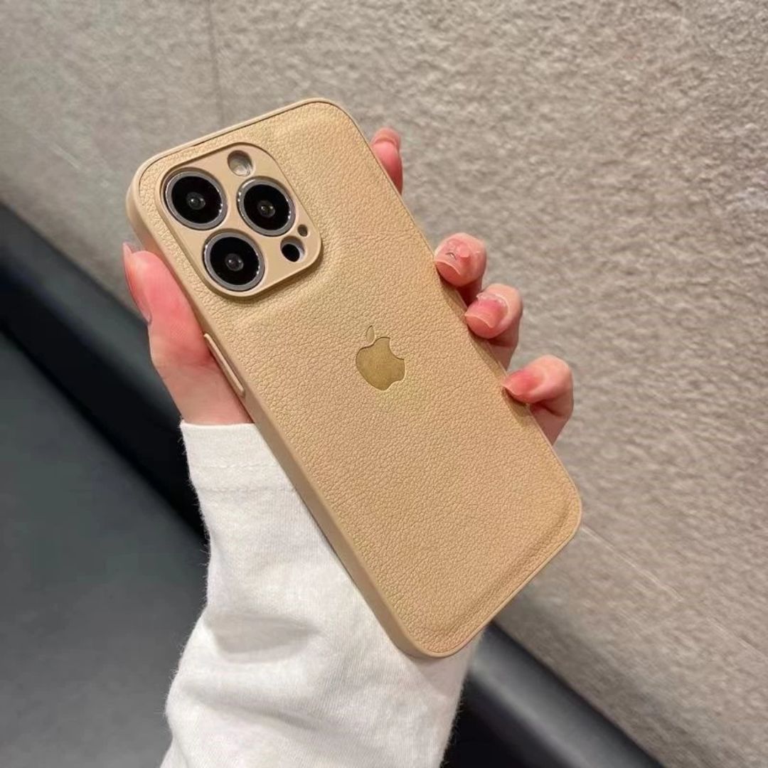 Case iPhone Couro Premium com Logo Elegante