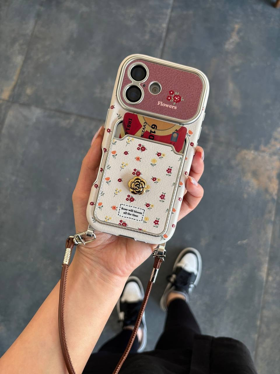 Case iPhone Jardim Liberty com Porta-Cartão e Alça