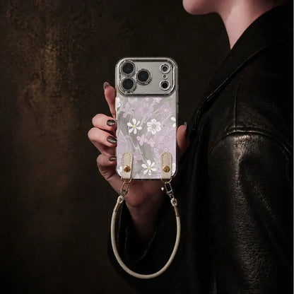 Capa de Celular Floral Lilás com Cordão de Pulso para iPhone
